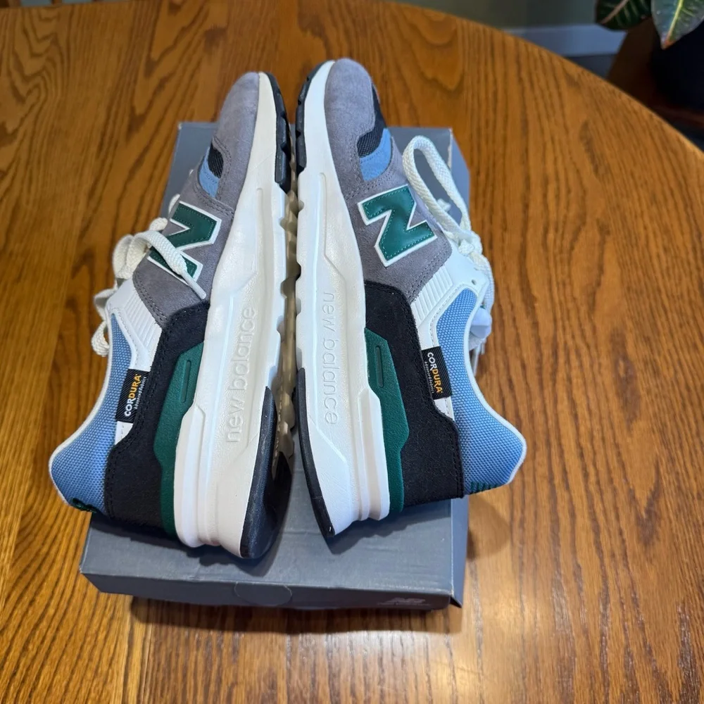 New Balance 997H Size 8.5D in Mens or 10 in womens - Picture 5 of 10